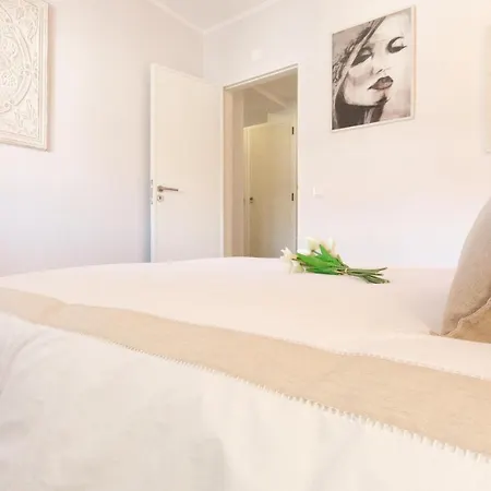Beachome4u2 * Carcavelos (Lisbon)
