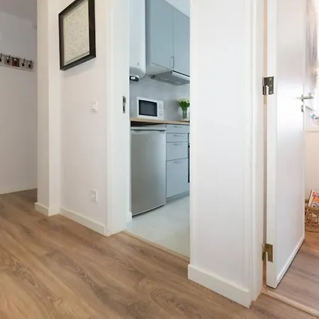 Beachome4u2 Apartamento Carcavelos (Lisbon)