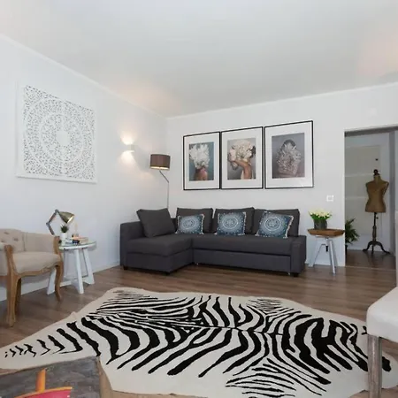 Beachome4u2 Carcavelos (Lisbon)